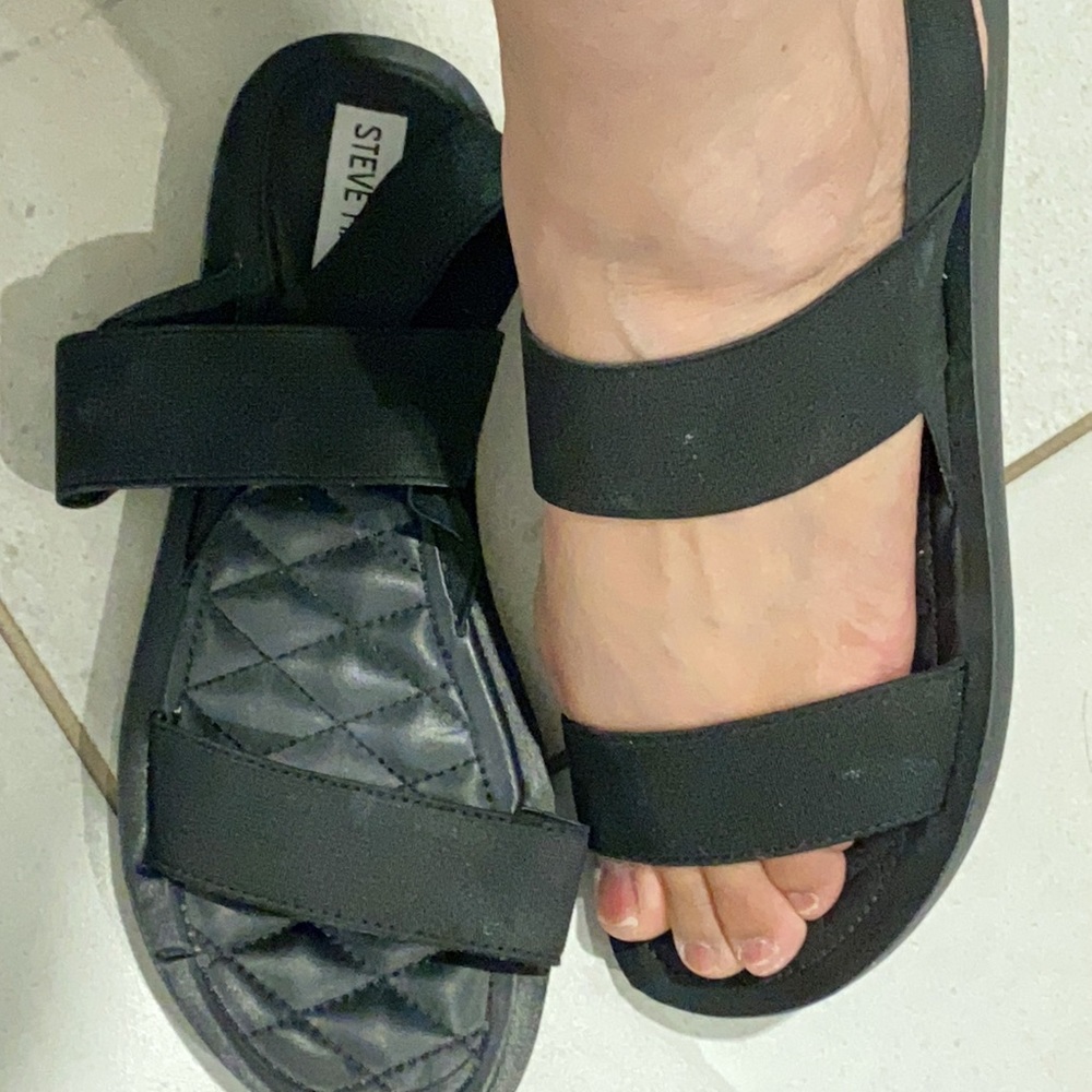 Steve Madden sandal